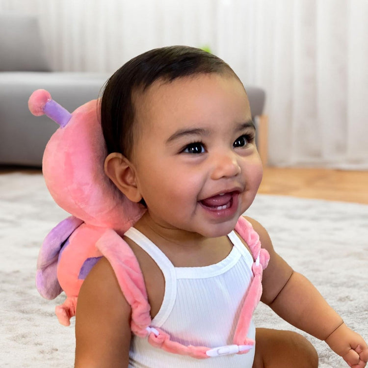 Bebê feliz e protegido